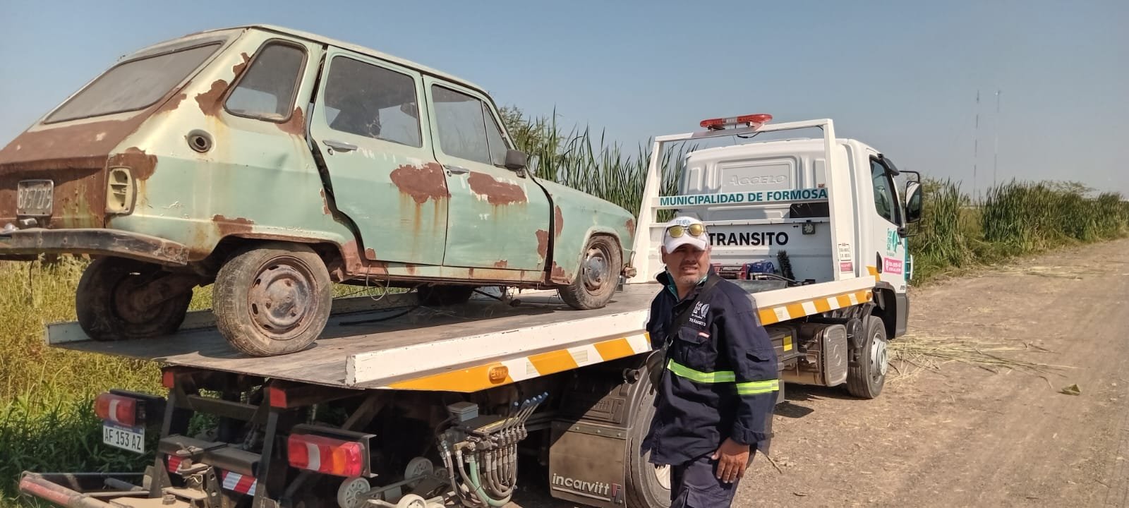 La Comuna continúa con el retiro de vehículos abandonados en la vía pública